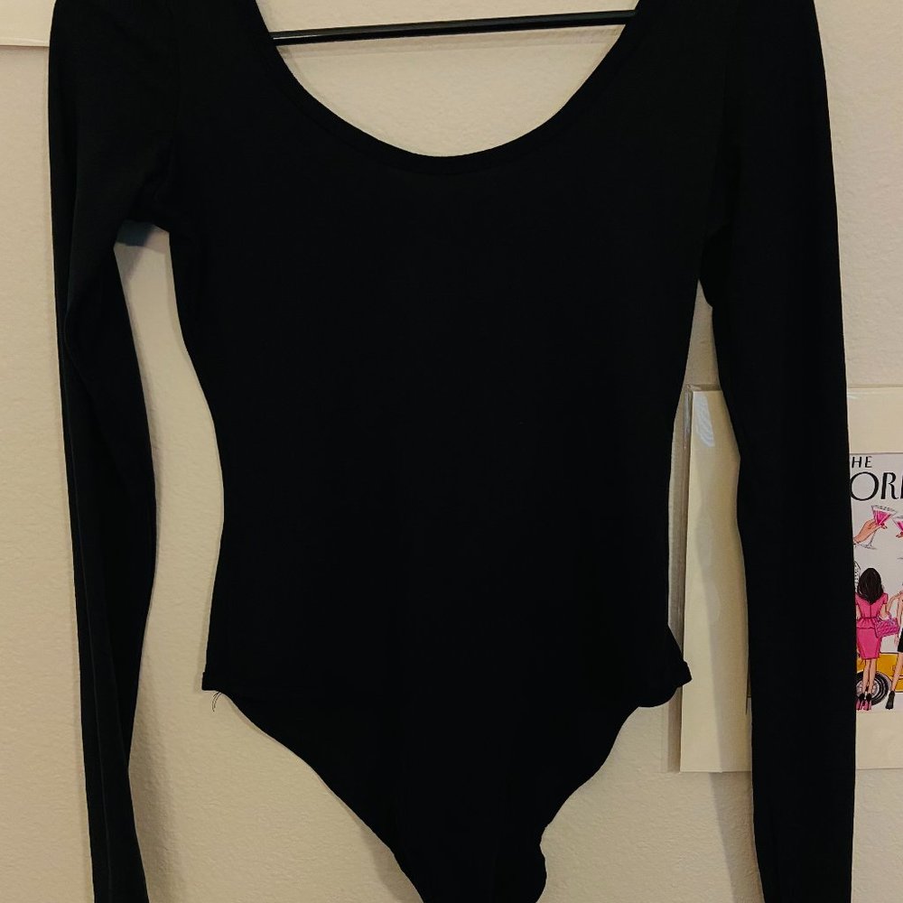 Stylish Black Sleeve Bodysuit - Picture 1 of 3